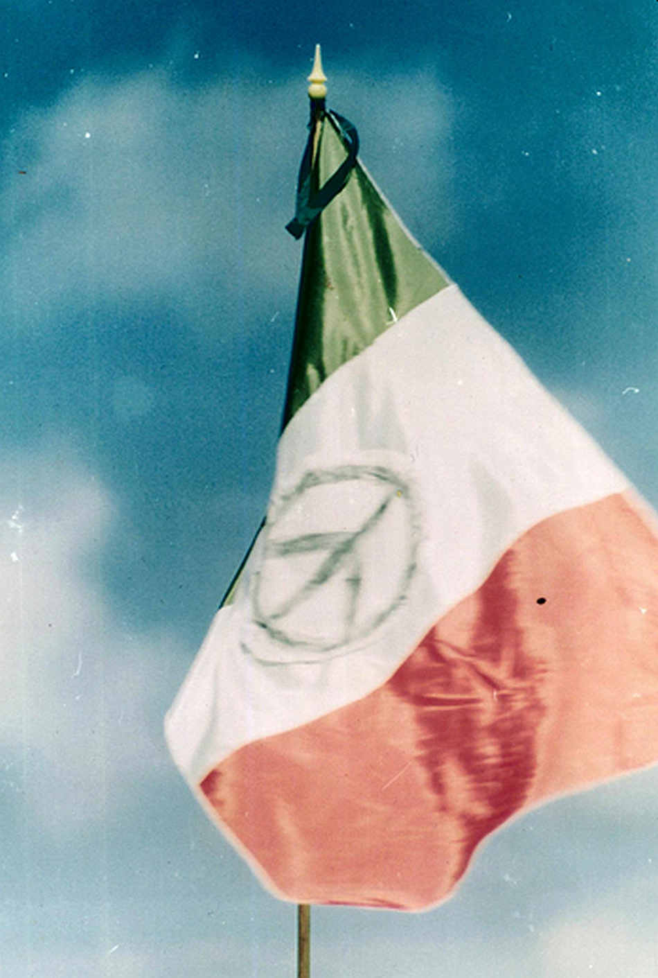 Avándaro, imagen de bandera intervenida