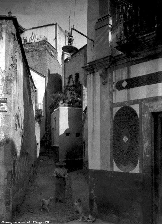Callejón del Beso poco más de 100 años