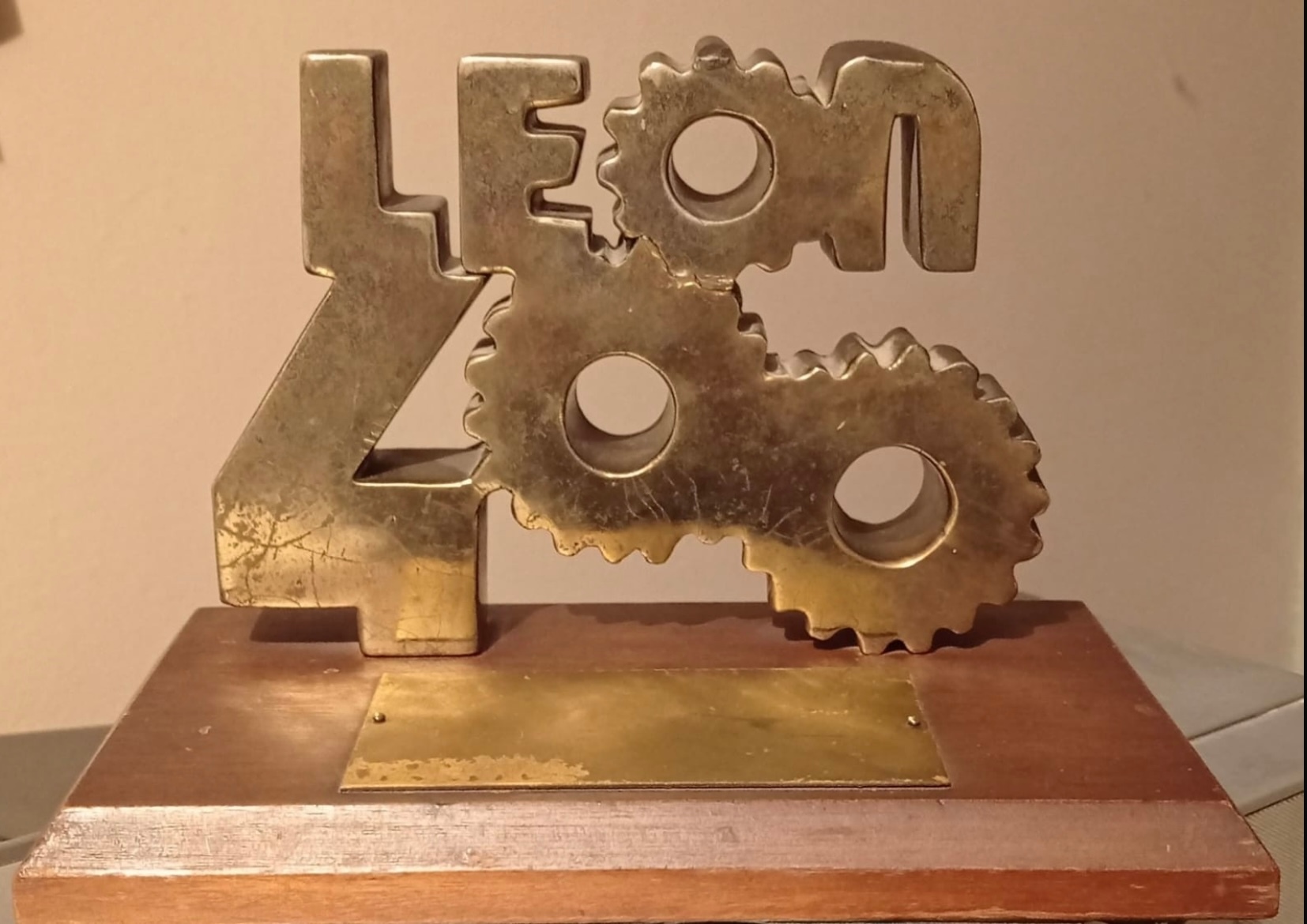 León 400, trofeo conmemorativo