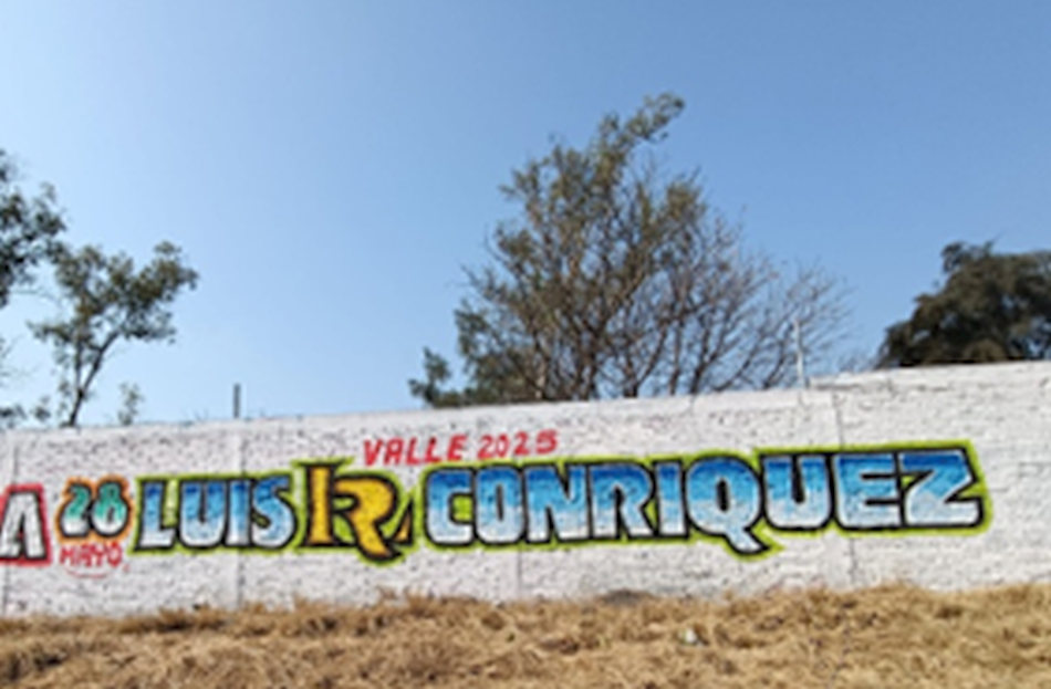 'Luis R. Conríquez', rótulo en un muro - Foto, Sara Janeth Esquivel